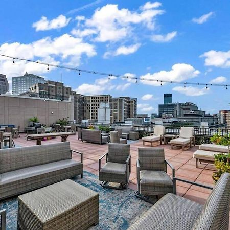 2Br Unit In The Heart Of Dt On Playhouse Square, With Pool And Gym Access-1106 Apartment Cleveland Bagian luar foto