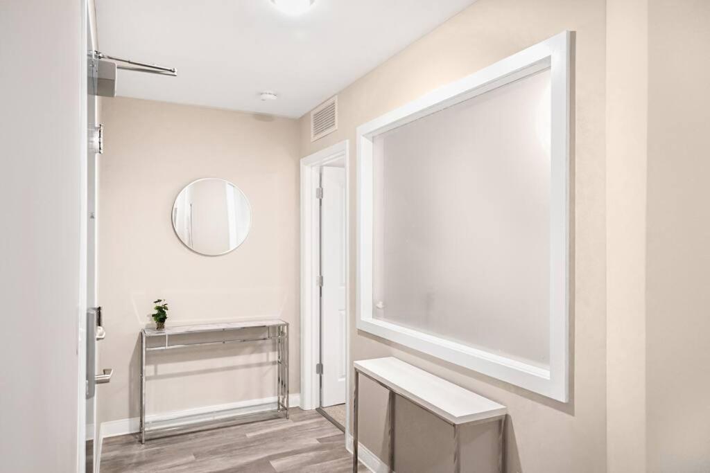 2Br Unit In The Heart Of Dt On Playhouse Square, With Pool And Gym Access-1106 Apartment Cleveland Bagian luar foto