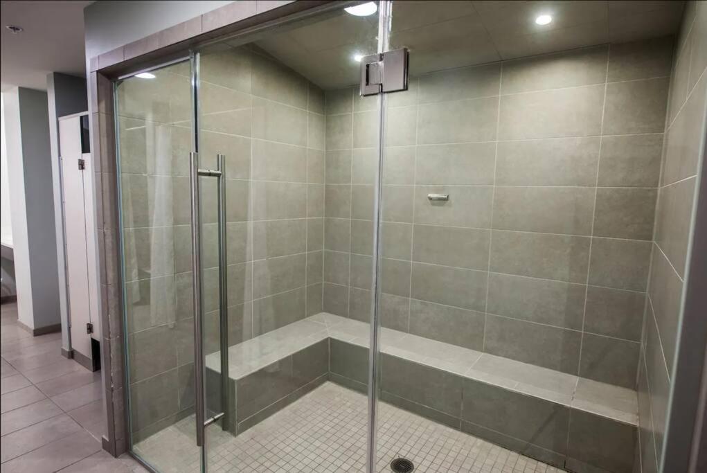 2Br Unit In The Heart Of Dt On Playhouse Square, With Pool And Gym Access-1106 Apartment Cleveland Bagian luar foto