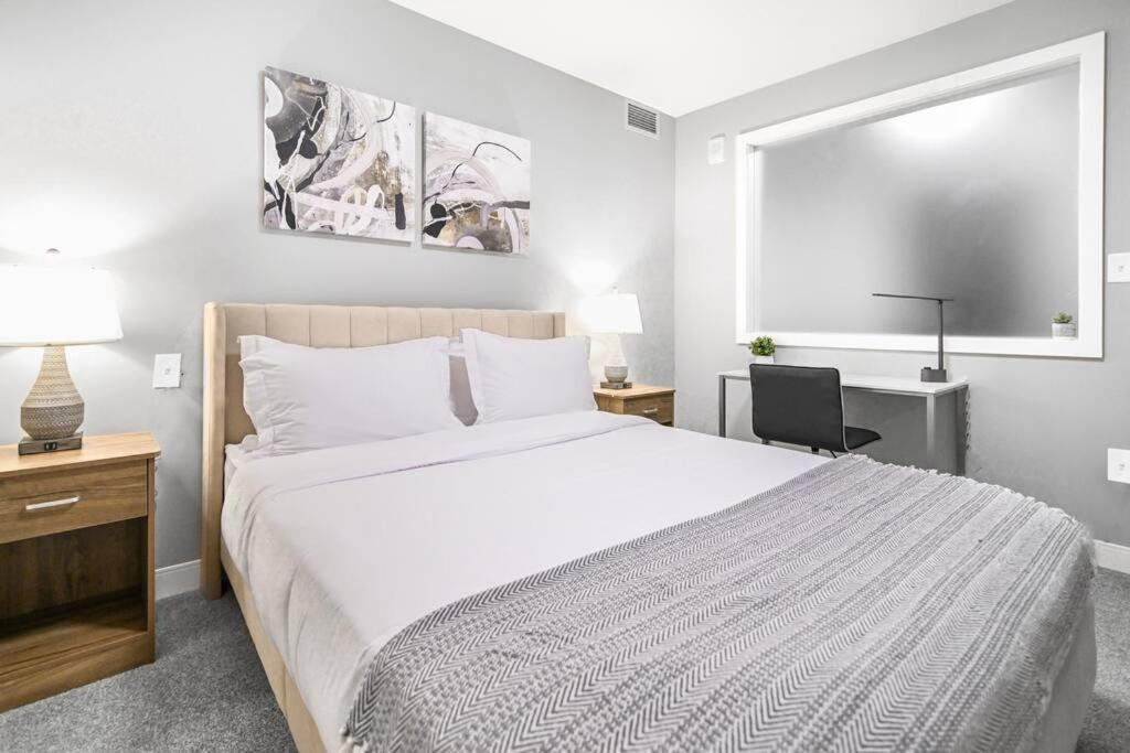 2Br Unit In The Heart Of Dt On Playhouse Square, With Pool And Gym Access-1106 Apartment Cleveland Bagian luar foto