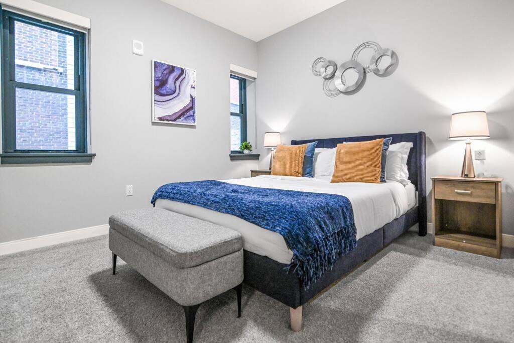 2Br Unit In The Heart Of Dt On Playhouse Square, With Pool And Gym Access-1106 Apartment Cleveland Bagian luar foto
