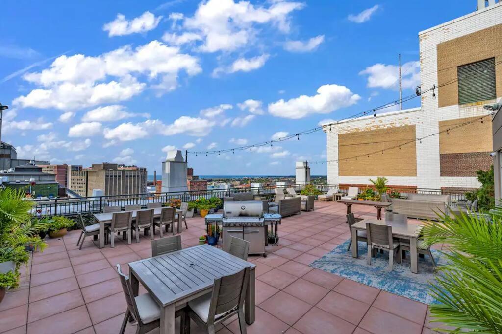 2Br Unit In The Heart Of Dt On Playhouse Square, With Pool And Gym Access-1106 Apartment Cleveland Bagian luar foto